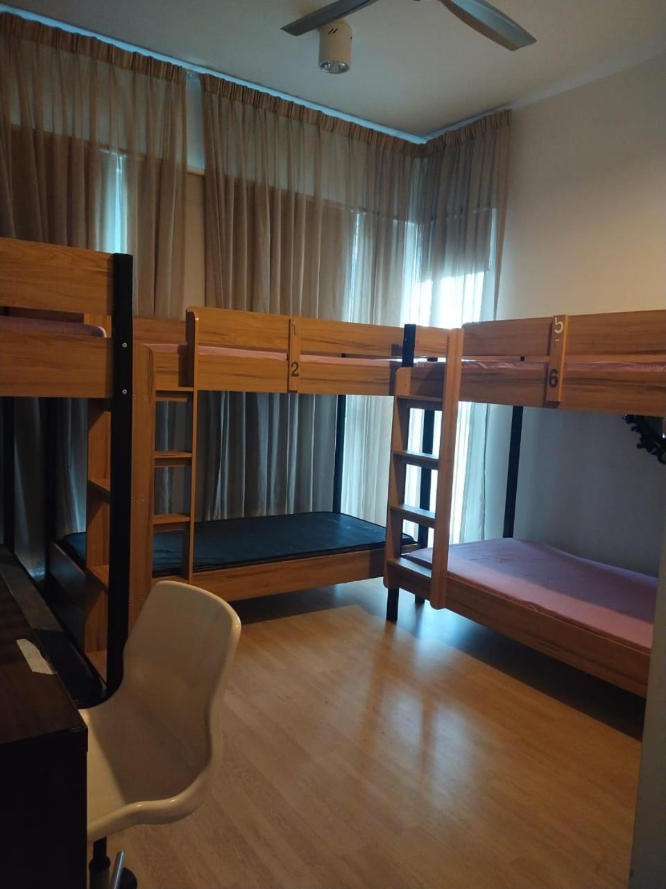 Regalia Exclusive Hostel Kuala Lumpur Ngoại thất bức ảnh