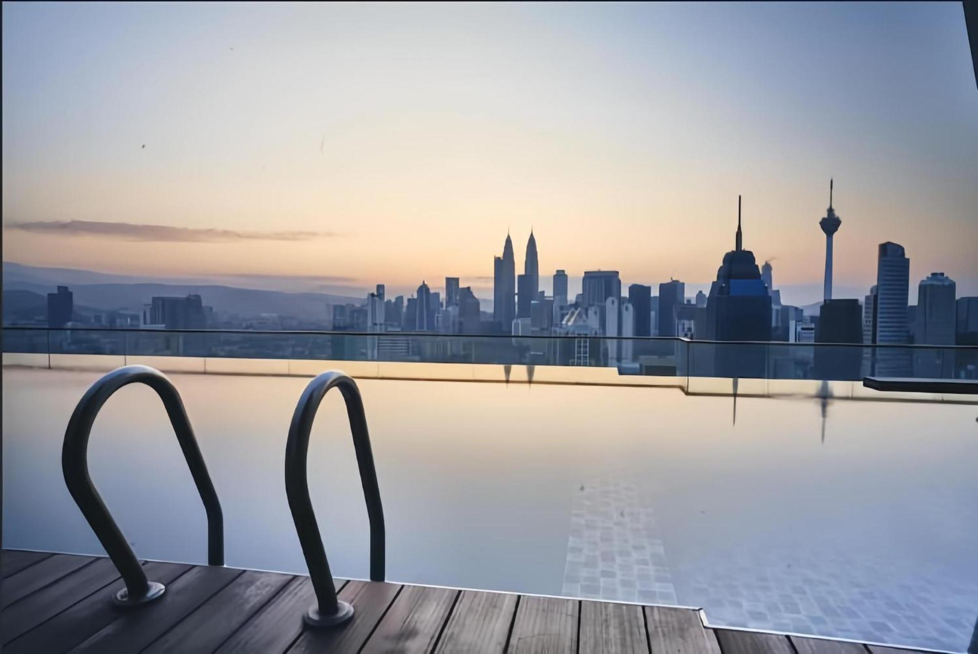 Regalia Exclusive Hostel Kuala Lumpur Ngoại thất bức ảnh