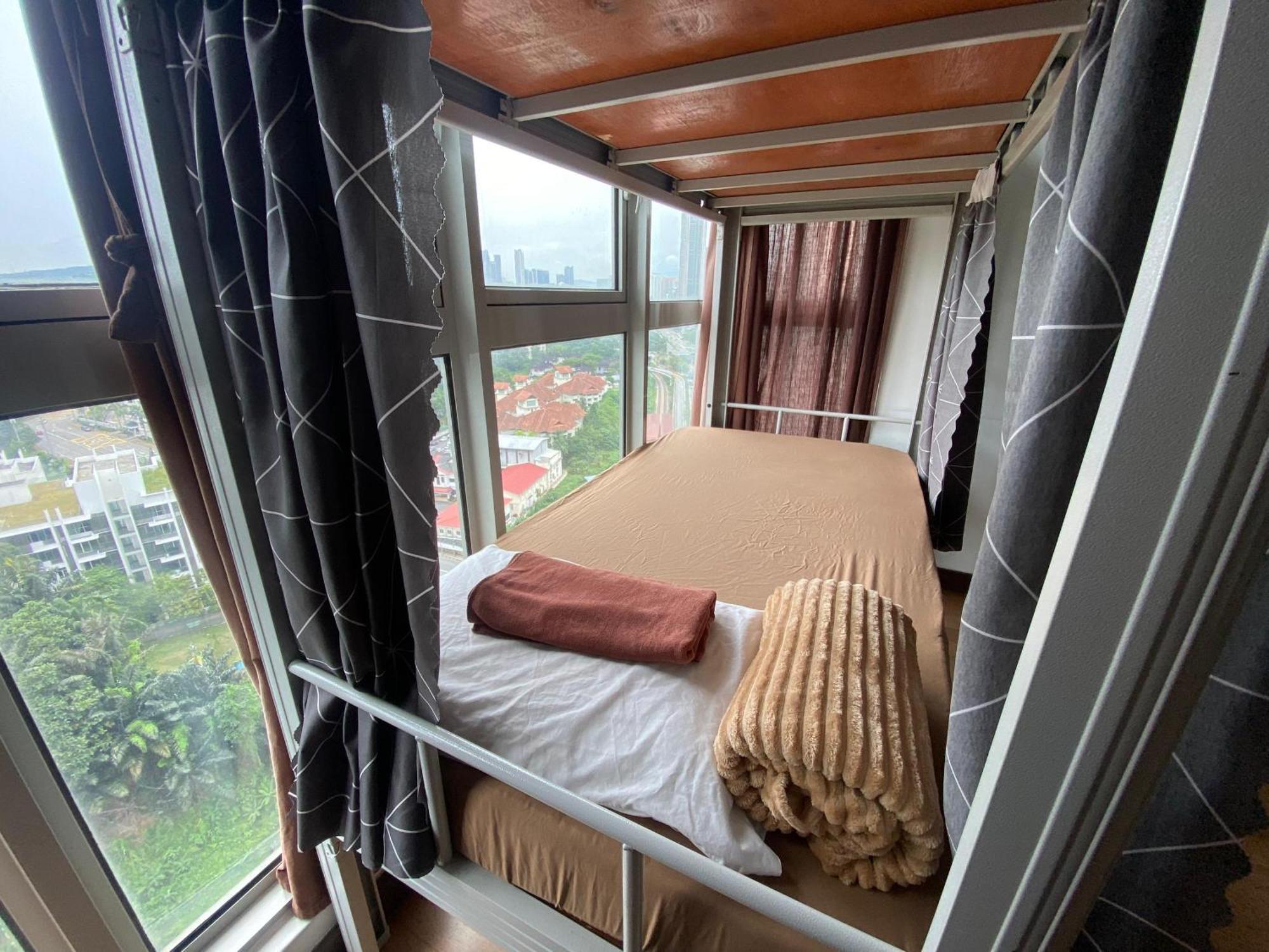 Regalia Exclusive Hostel Kuala Lumpur Ngoại thất bức ảnh